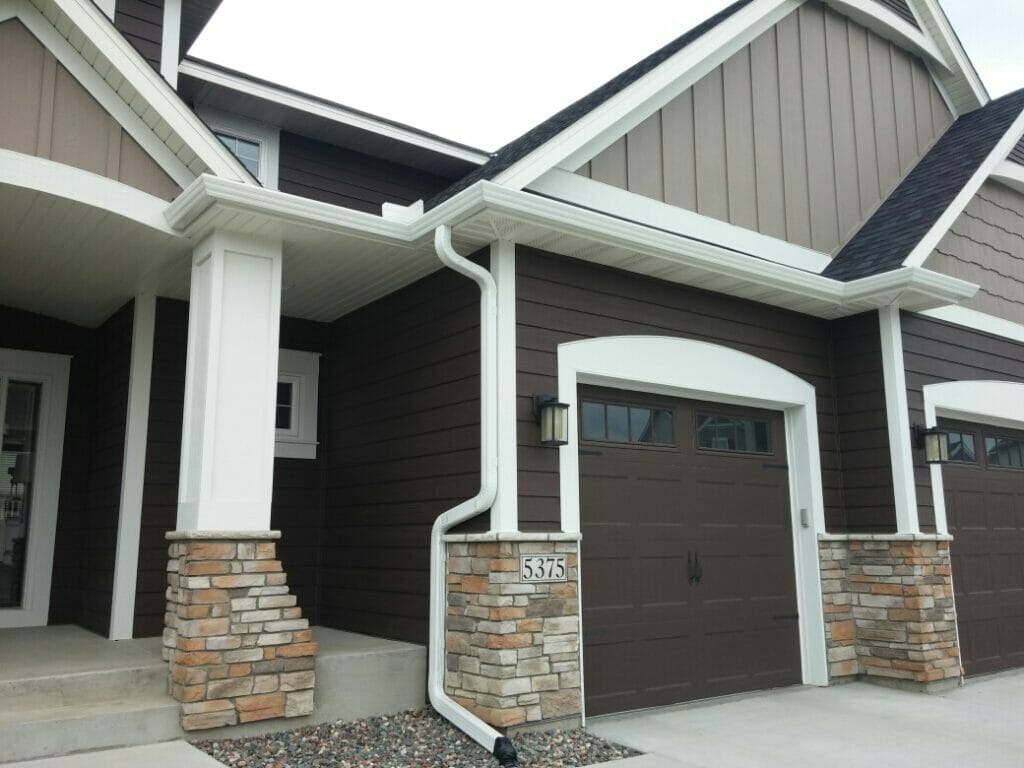 Should Gutters Match Your Roof or Trim? A Style Guide & Image Gallery 1 Gutters with the Trim and Fascia
