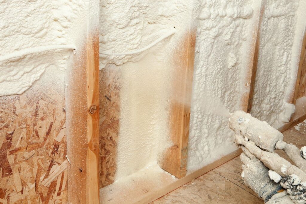 6 Materials for the Best Roof Insulation for Cold Climates (A 2025 Guide) 5 Spray Foam Insulation