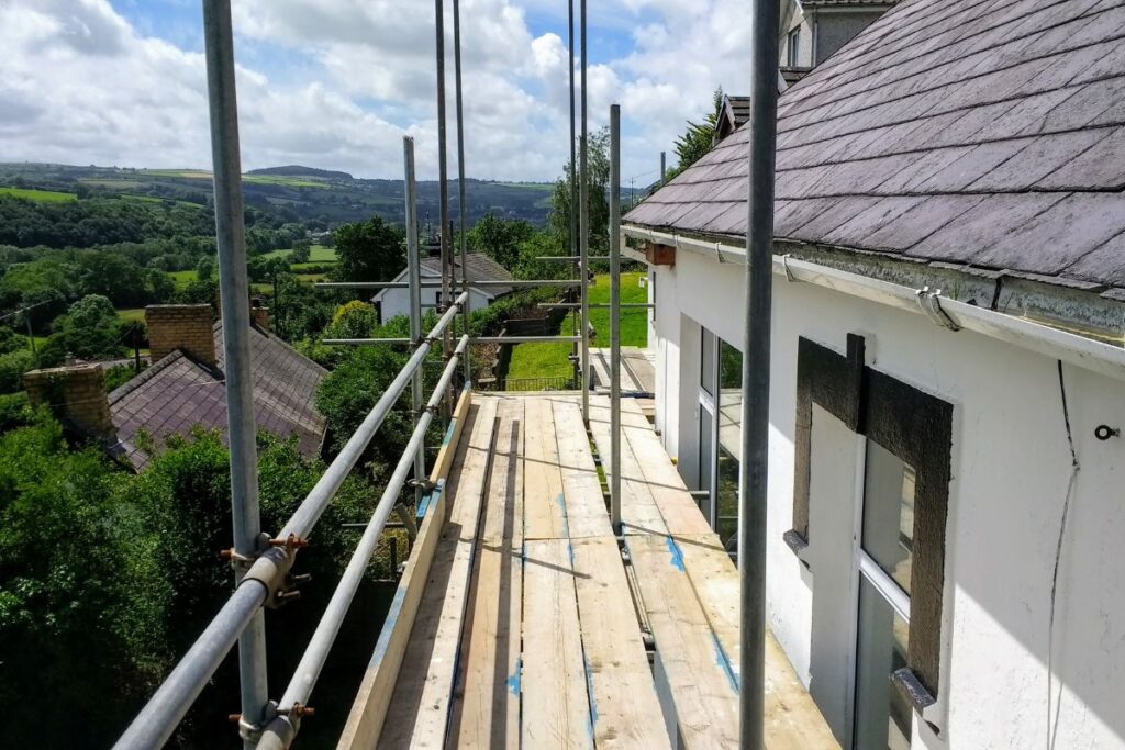 Can You Work On A Roof Without Scaffolding? (A 2025 Homeowners Guide) 1 Roof Scaffolding